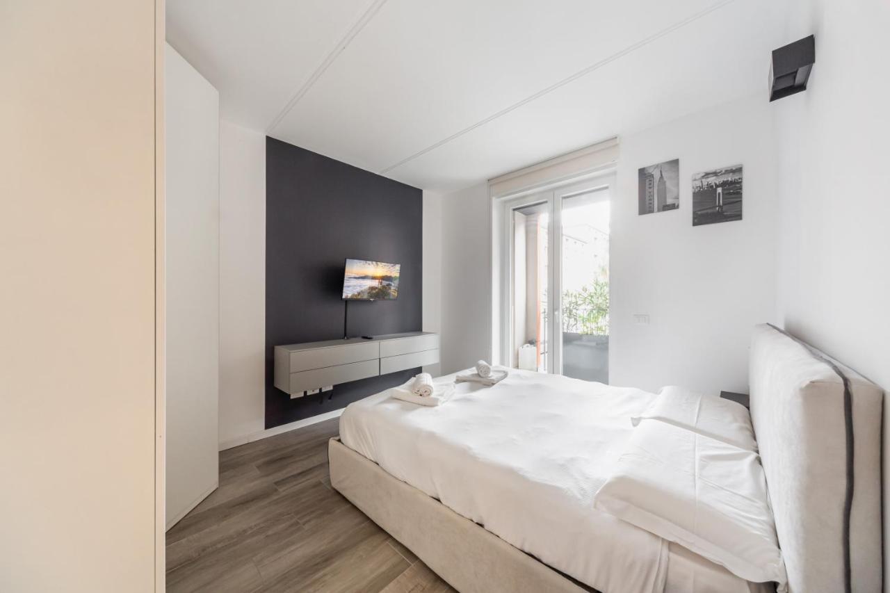 Comfy Apt With Private Parking & Balcony Milano Eksteriør bilde