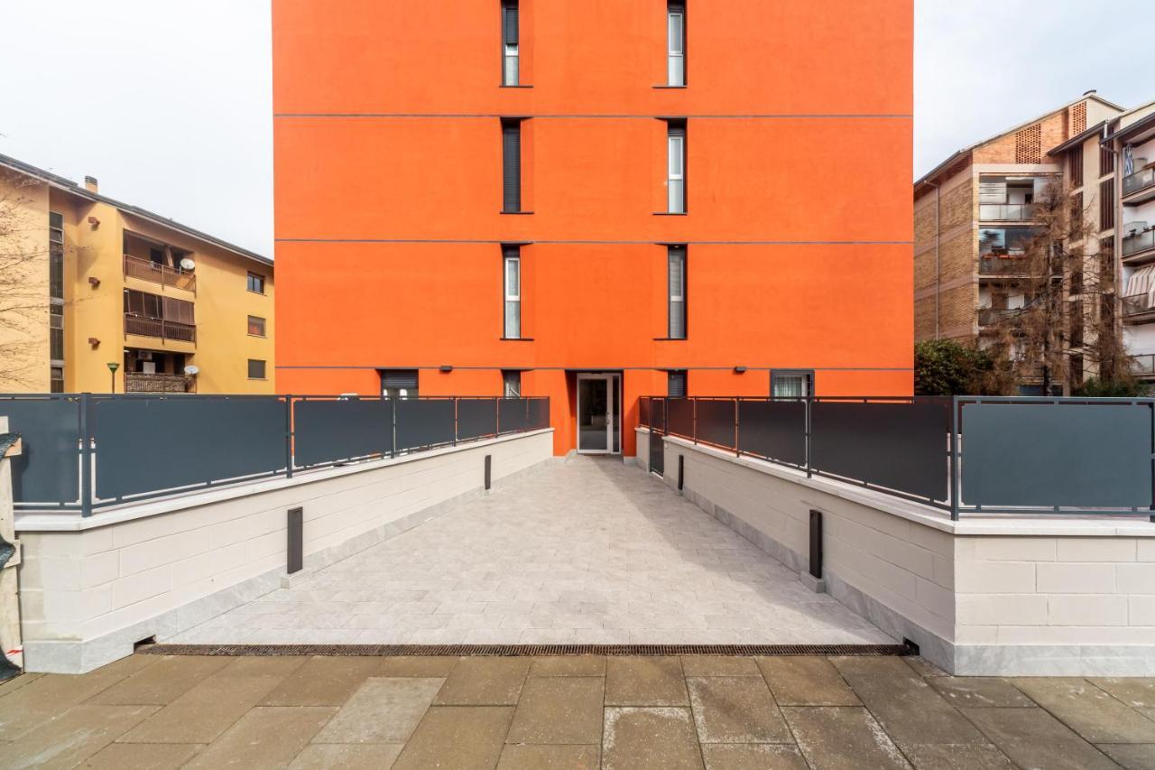Comfy Apt With Private Parking & Balcony Milano Eksteriør bilde