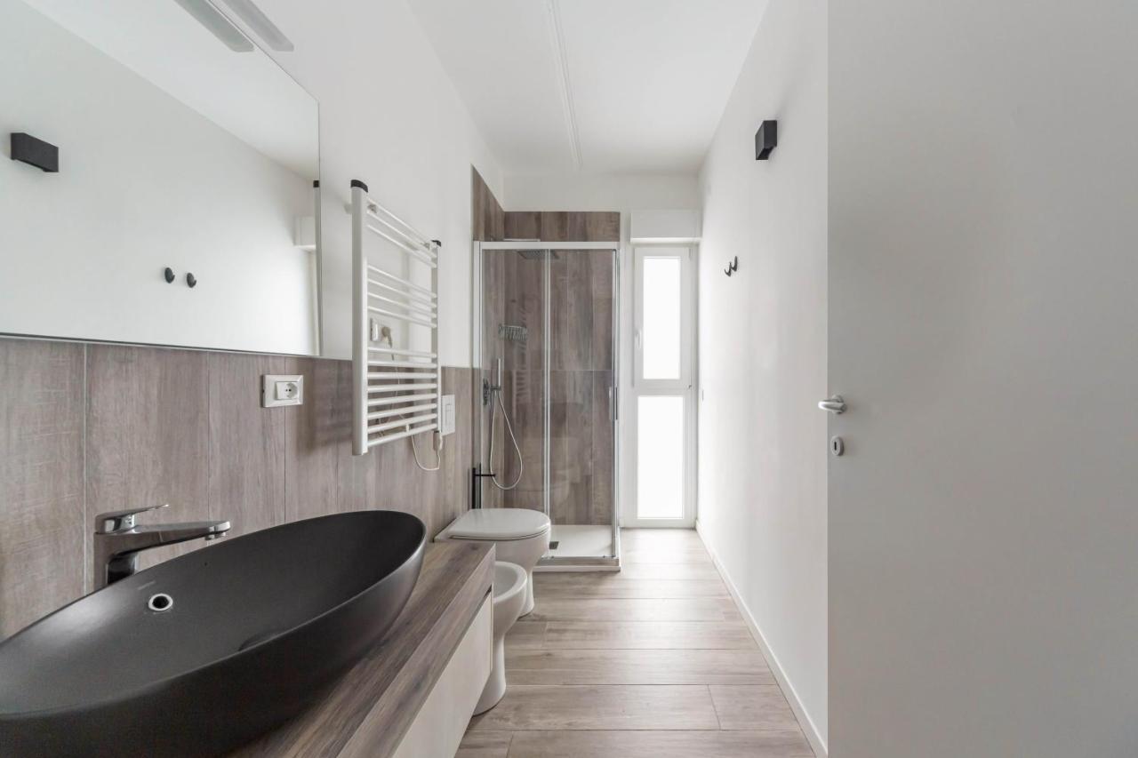 Comfy Apt With Private Parking & Balcony Milano Eksteriør bilde