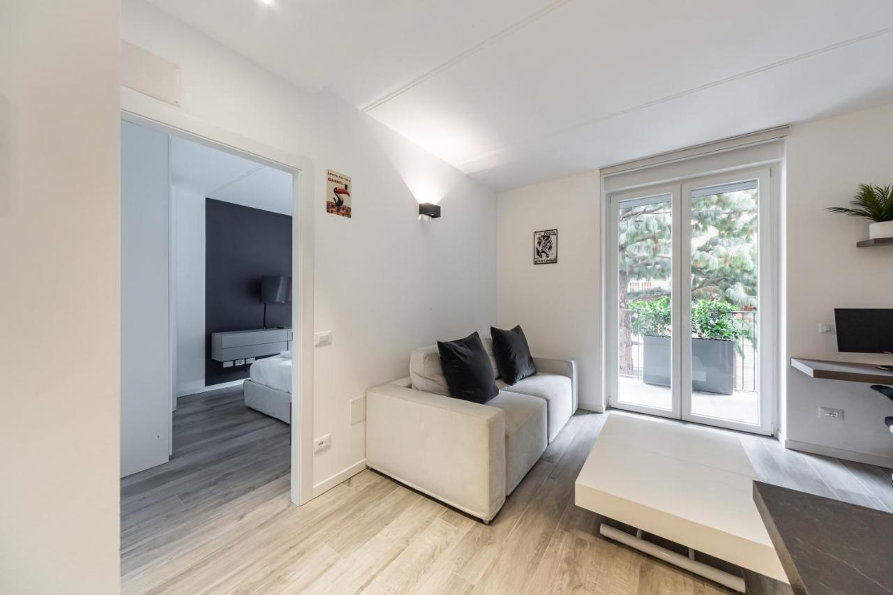 Comfy Apt With Private Parking & Balcony Milano Eksteriør bilde