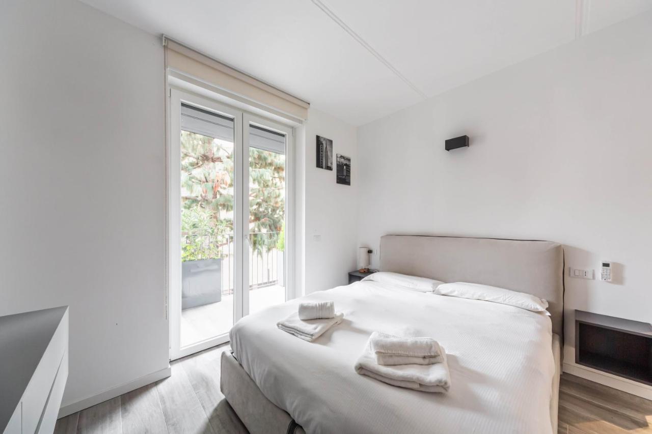 Comfy Apt With Private Parking & Balcony Milano Eksteriør bilde